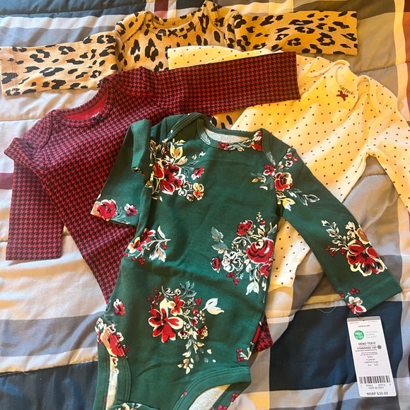 New never worn 4 packs long sleeve onesies size 6m there are multiple colors - Picture 3 of 3